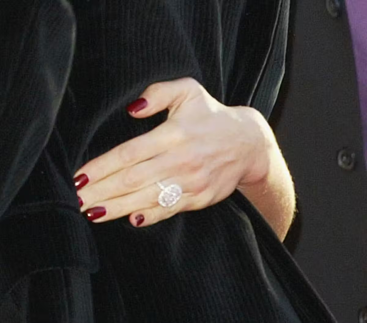 4. 2004 - The Pink Oval Diamond - £2,500,000 ($3,300,000)