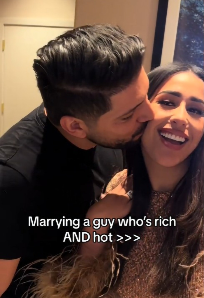 The couple marked their tenth year celebrating Christmas together