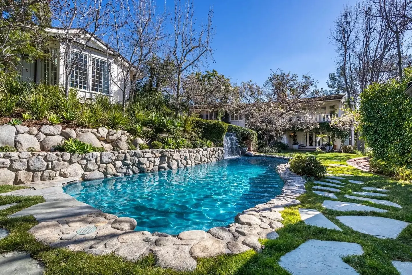 Carrey's multi-million-dollar mansion is on the market.