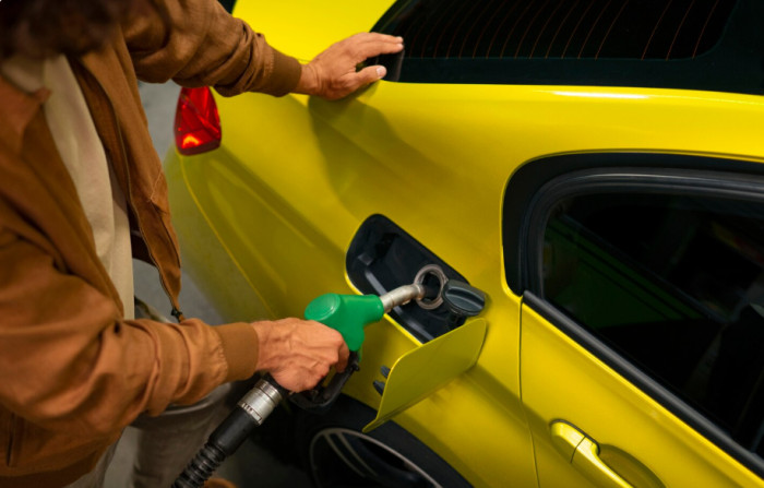 Does Pumping Gas Slower Save Money?