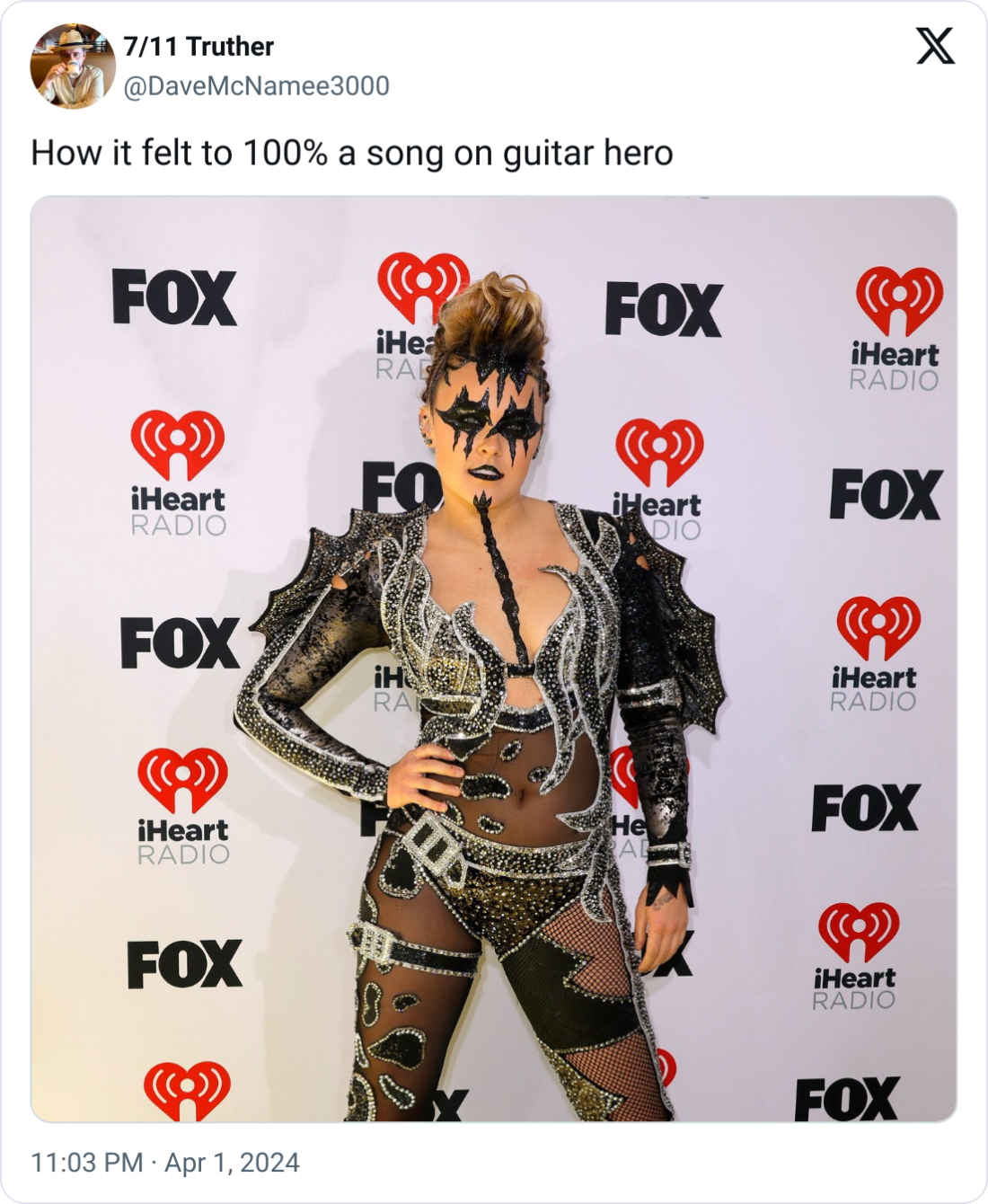 âArise, all Earthlings, for a legend walks amongst you!â