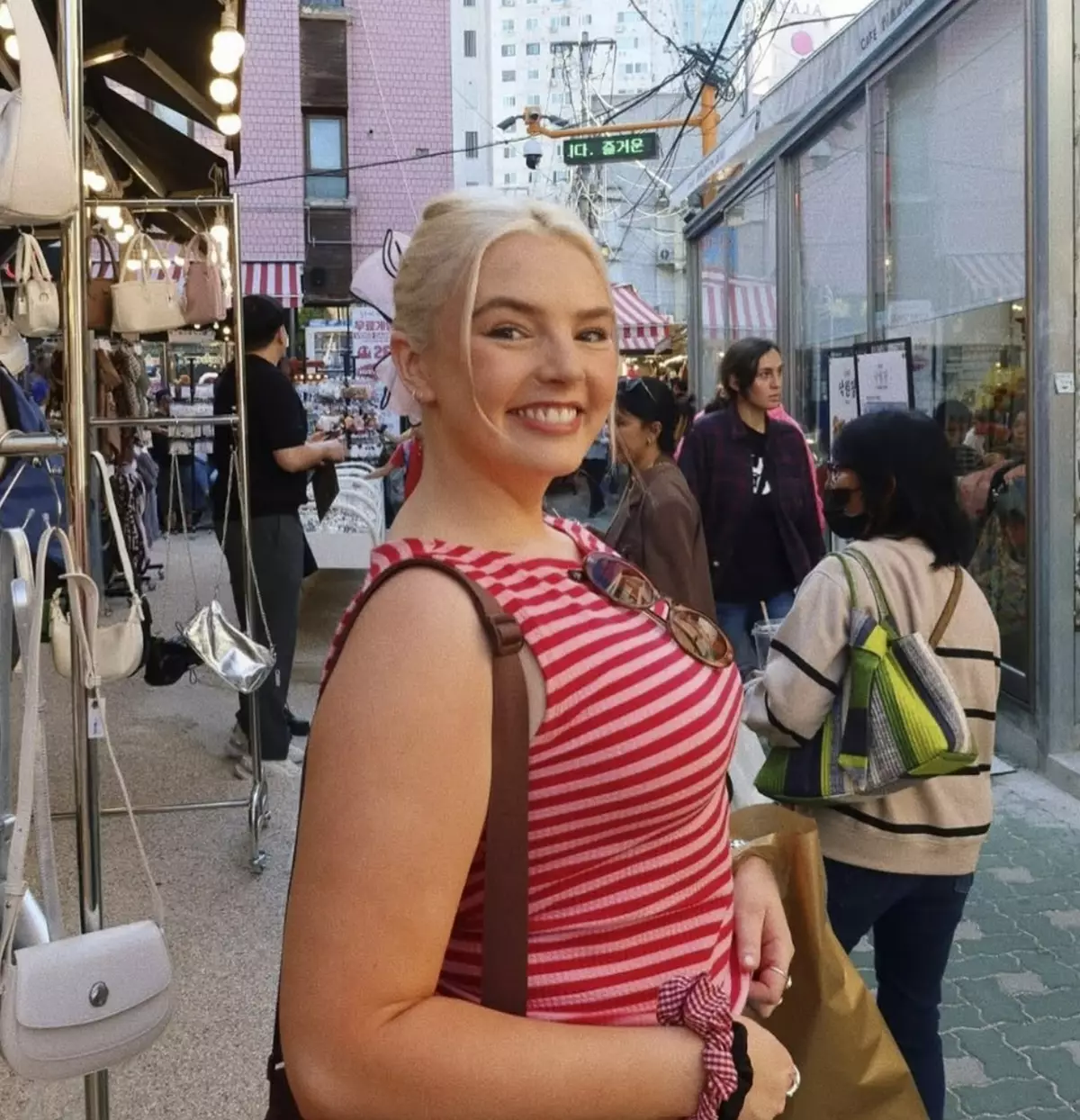 One woman's idea to start charging a 'first date deposit' has caused quite a stir on the internet.