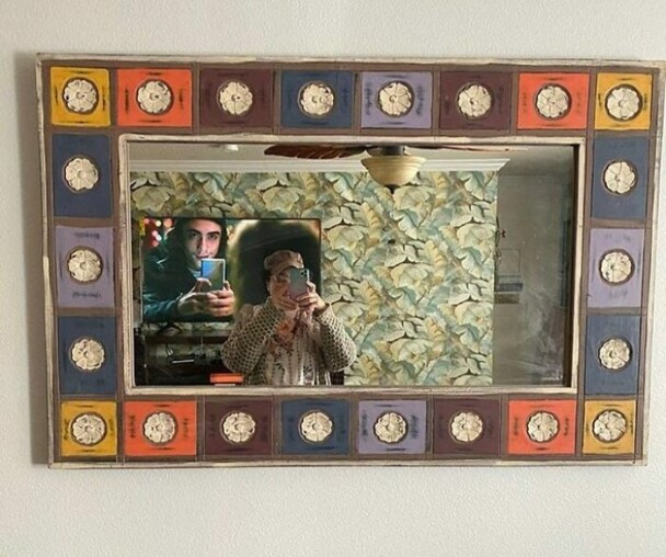 24. There's someone behind you!