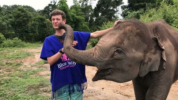 26. “The Exact Moment My Brother Got Punched In The Face By This Cheeky Little Lady”
