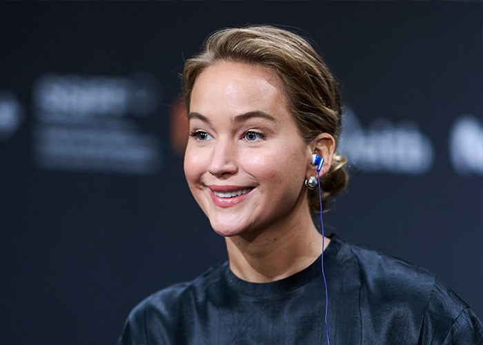 “Everybody thought I had a nose job, and I’m like, ‘I’ve had the exact same nose. My cheeks got smaller. Thank you for bringing it up.’”